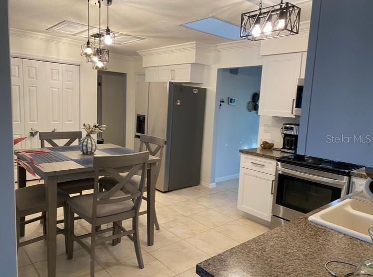 待售: $259,900 (2 贝兹, 2 浴室, 1644 平方英尺)