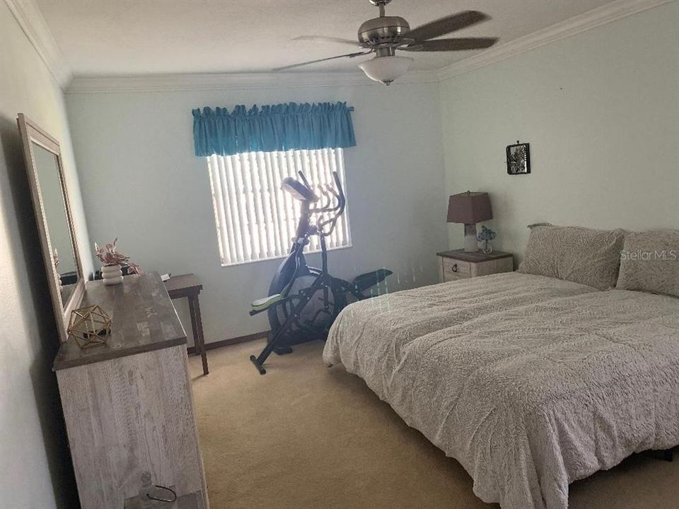 待售: $259,900 (2 贝兹, 2 浴室, 1644 平方英尺)