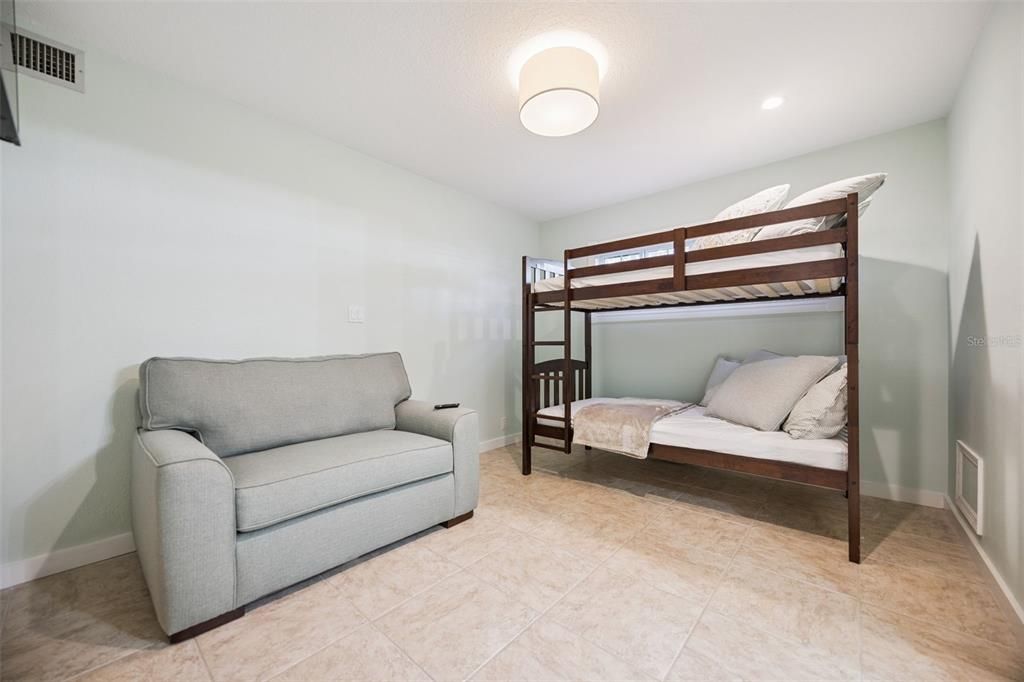 For Sale: $885,000 (3 beds, 3 baths, 2156 Square Feet)