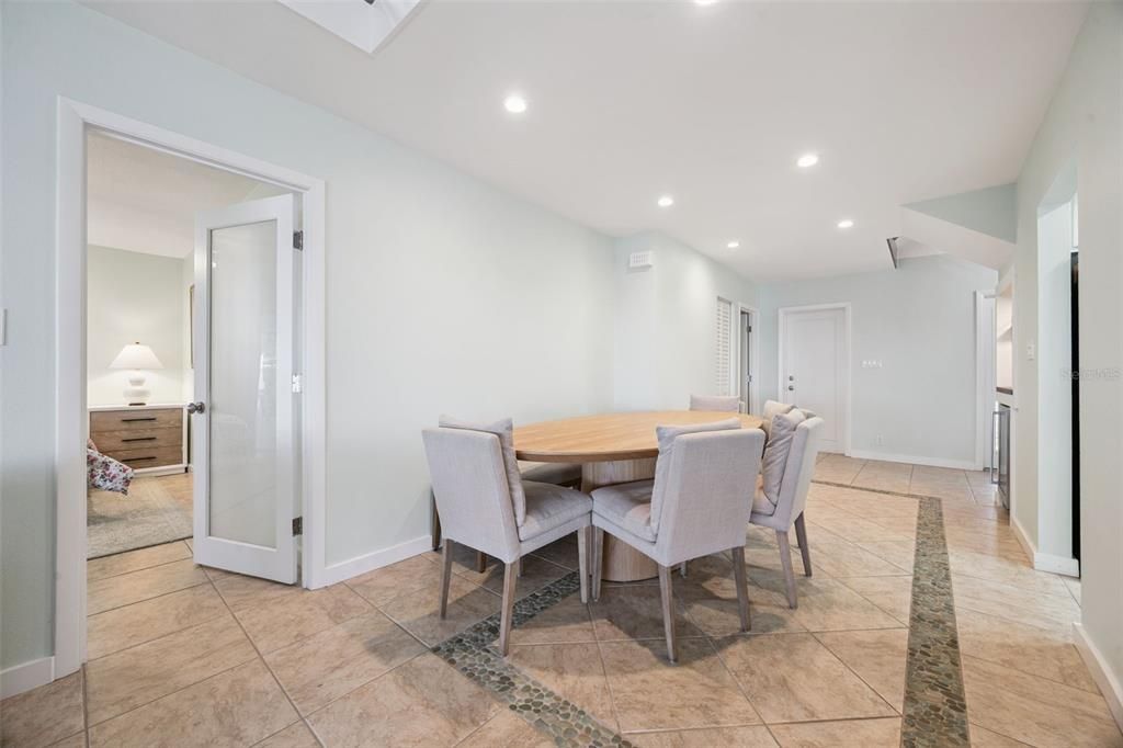 For Sale: $885,000 (3 beds, 3 baths, 2156 Square Feet)