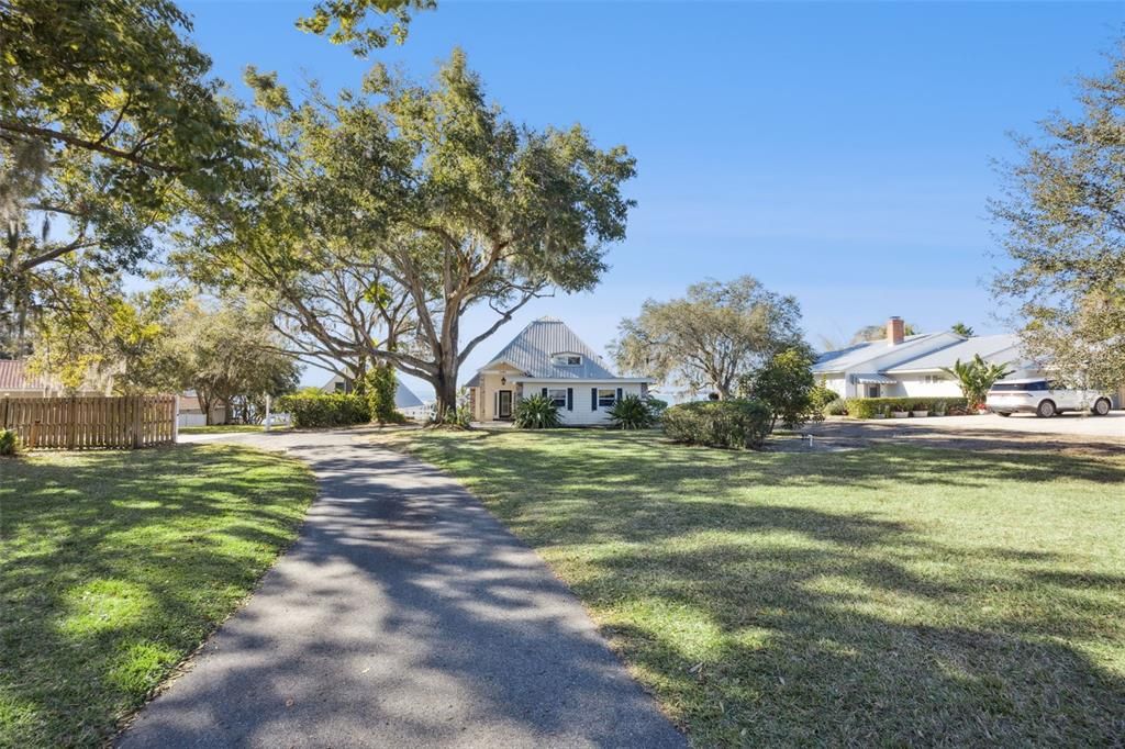 For Sale: $885,000 (3 beds, 3 baths, 2156 Square Feet)