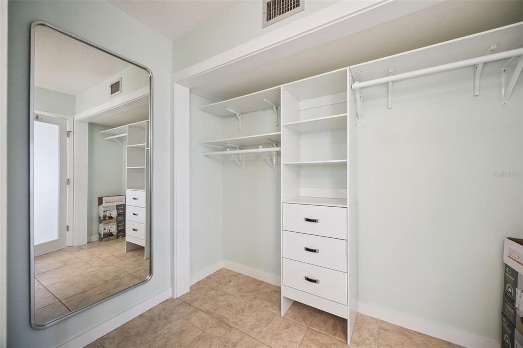 For Sale: $885,000 (3 beds, 3 baths, 2156 Square Feet)