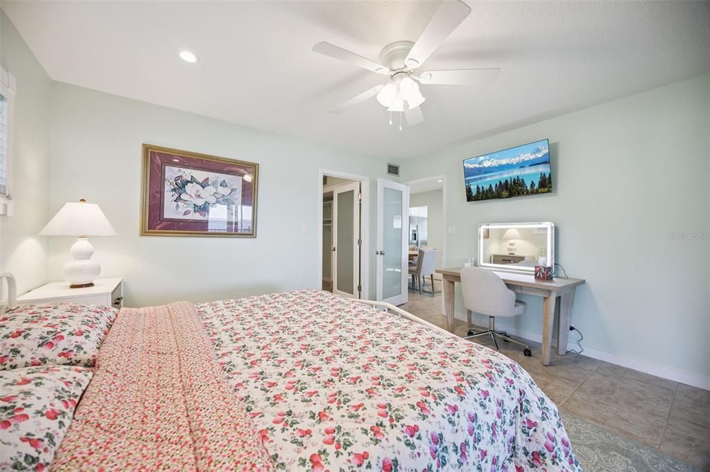 For Sale: $885,000 (3 beds, 3 baths, 2156 Square Feet)