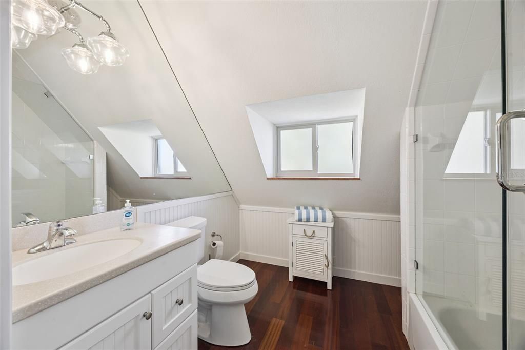 For Sale: $885,000 (3 beds, 3 baths, 2156 Square Feet)