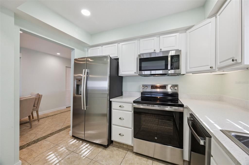 For Sale: $885,000 (3 beds, 3 baths, 2156 Square Feet)