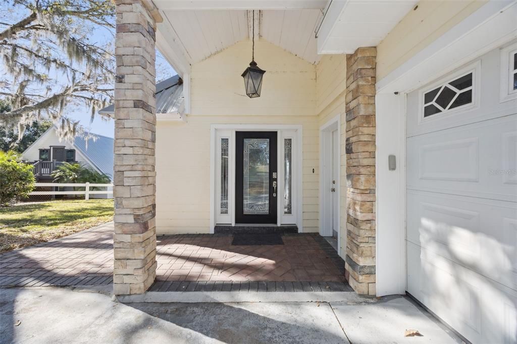 For Sale: $885,000 (3 beds, 3 baths, 2156 Square Feet)