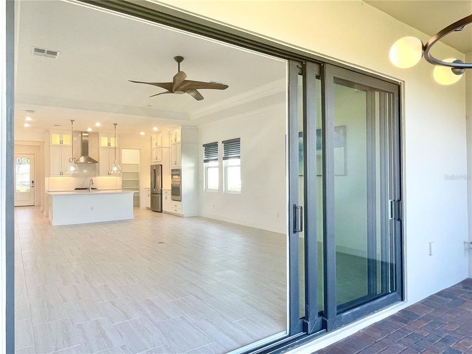 На продажу: $570,000 (2 спален, 2 ванн, 1957 Квадратных фут)