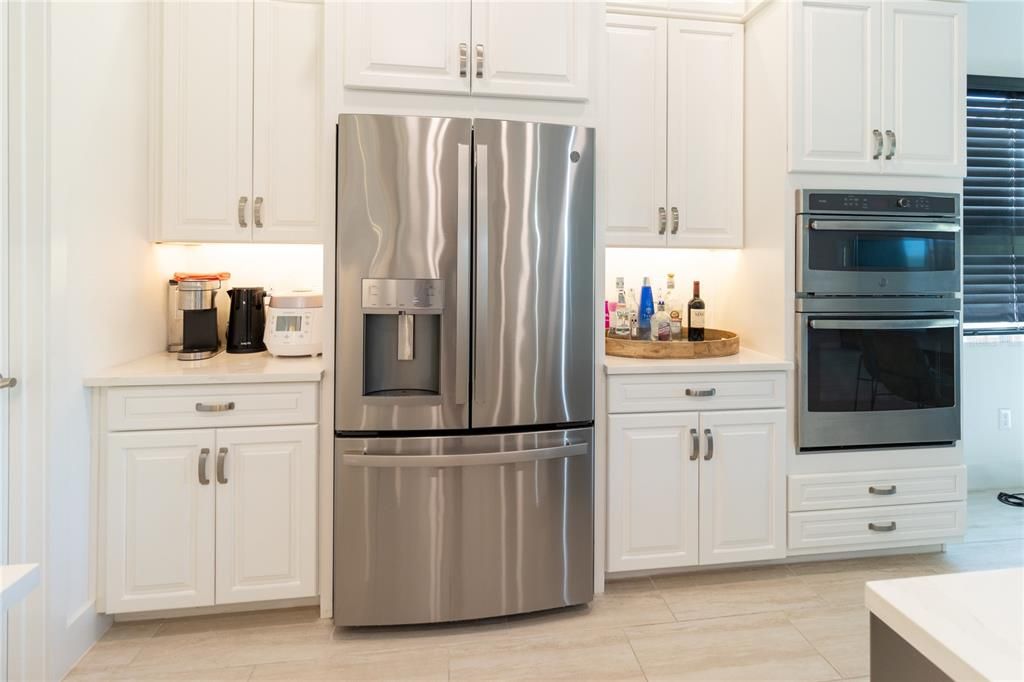 На продажу: $570,000 (2 спален, 2 ванн, 1957 Квадратных фут)