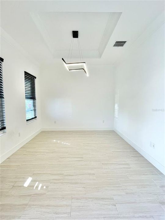 На продажу: $570,000 (2 спален, 2 ванн, 1957 Квадратных фут)