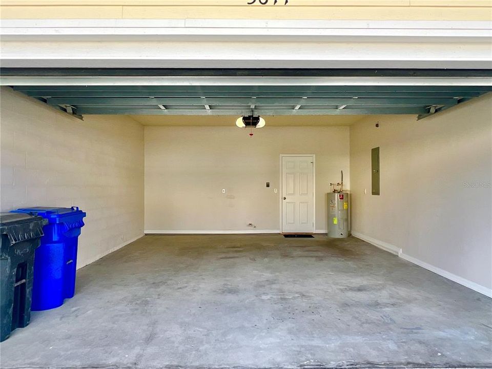 На продажу: $299,999 (3 спален, 2 ванн, 1842 Квадратных фут)