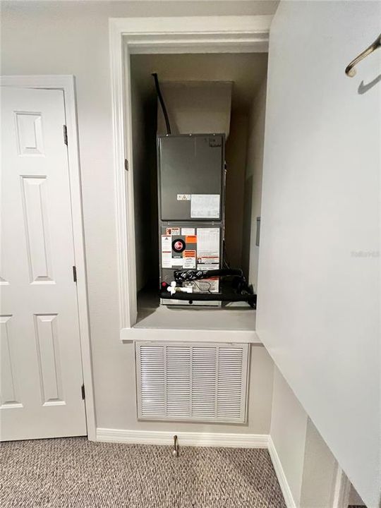 На продажу: $299,999 (3 спален, 2 ванн, 1842 Квадратных фут)