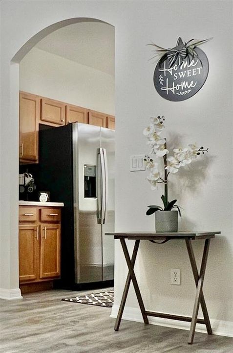 На продажу: $299,999 (3 спален, 2 ванн, 1842 Квадратных фут)