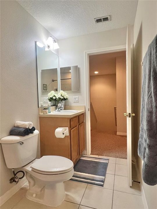 На продажу: $299,999 (3 спален, 2 ванн, 1842 Квадратных фут)