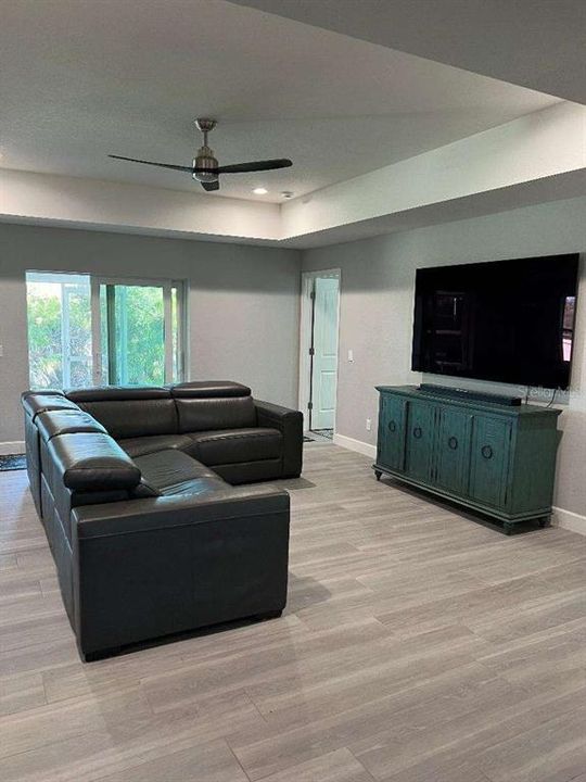 En Venta: $439,500 (3 camas, 2 baños, 1759 Pies cuadrados)