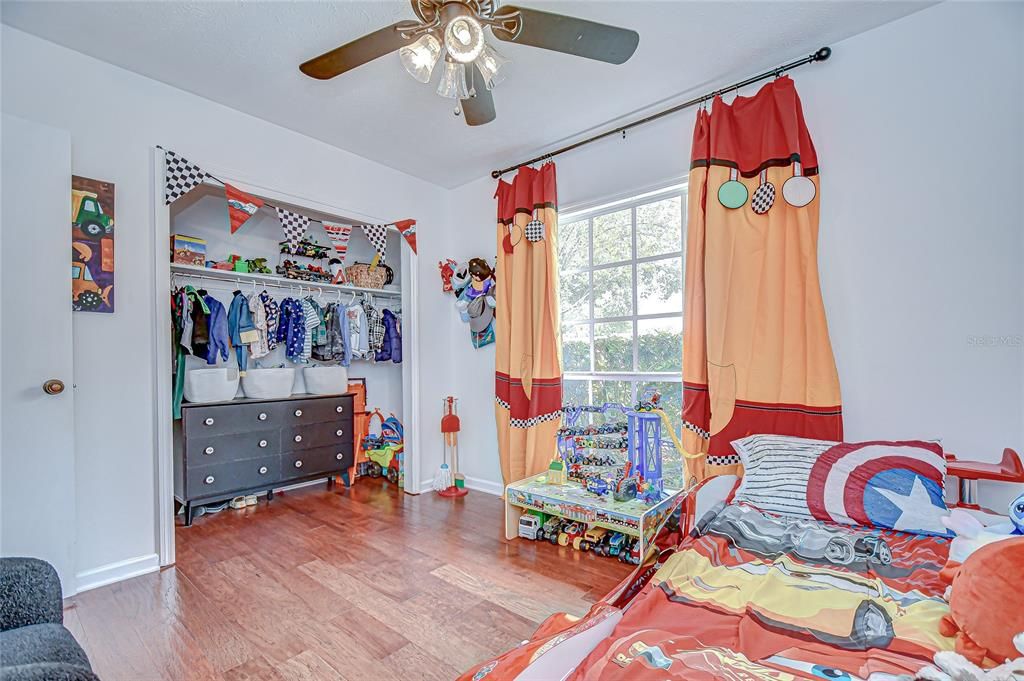 待售: $425,000 (4 贝兹, 2 浴室, 1842 平方英尺)