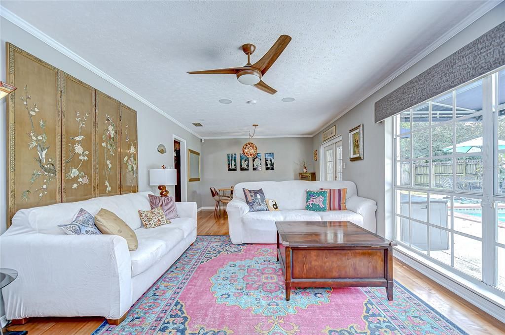 待售: $425,000 (4 贝兹, 2 浴室, 1842 平方英尺)