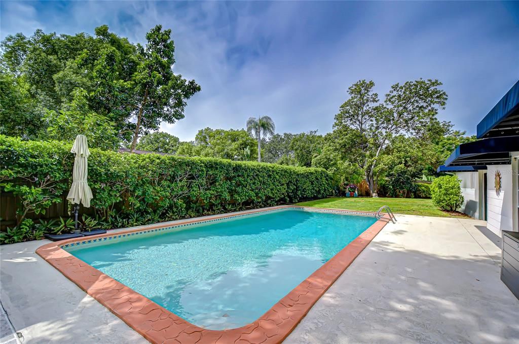 待售: $425,000 (4 贝兹, 2 浴室, 1842 平方英尺)