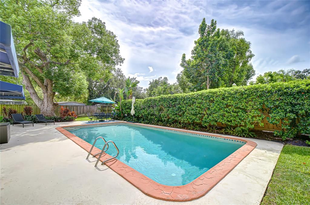 待售: $425,000 (4 贝兹, 2 浴室, 1842 平方英尺)