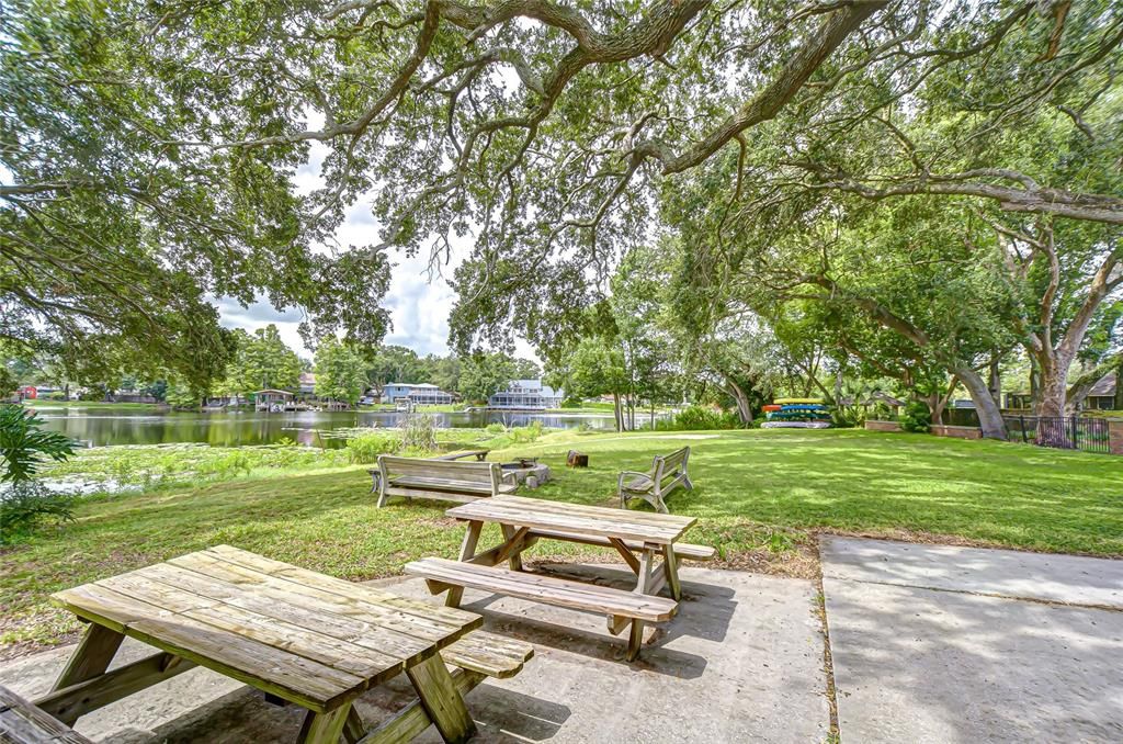 待售: $425,000 (4 贝兹, 2 浴室, 1842 平方英尺)