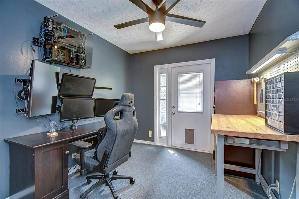 待售: $425,000 (4 贝兹, 2 浴室, 1842 平方英尺)