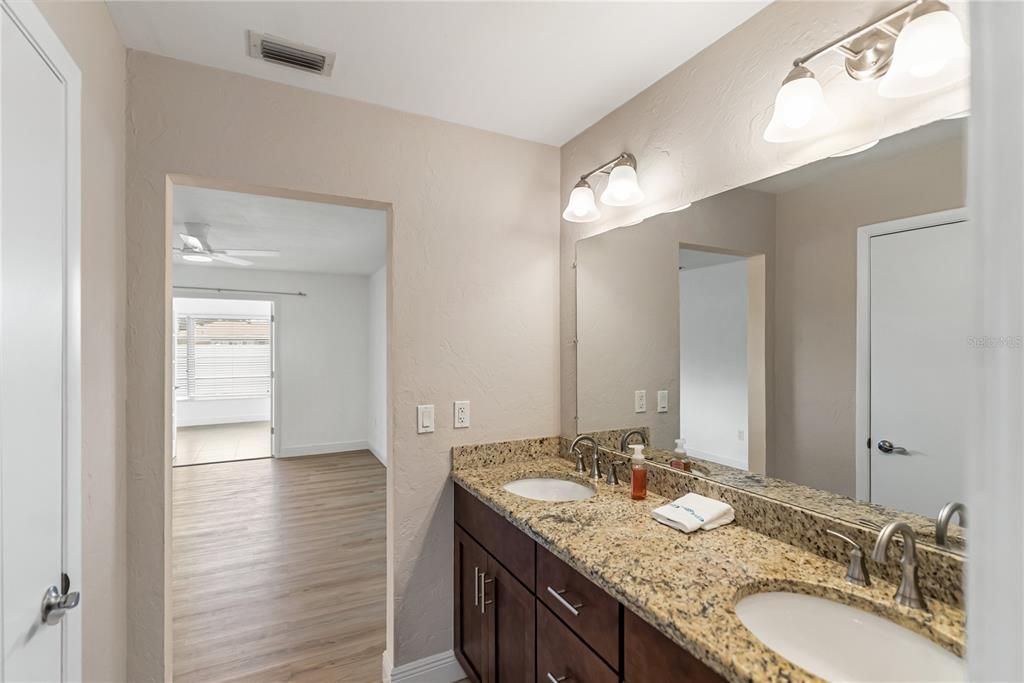 待售: $525,000 (3 贝兹, 2 浴室, 1930 平方英尺)