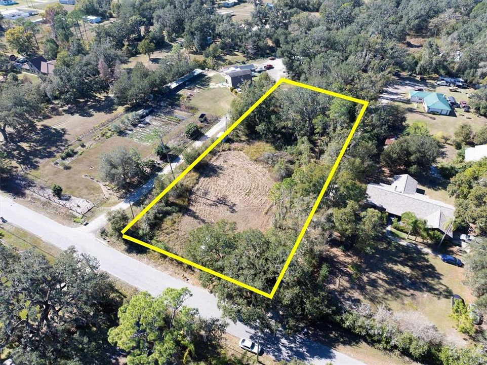 На продажу: $195,000 (1.08 acres)