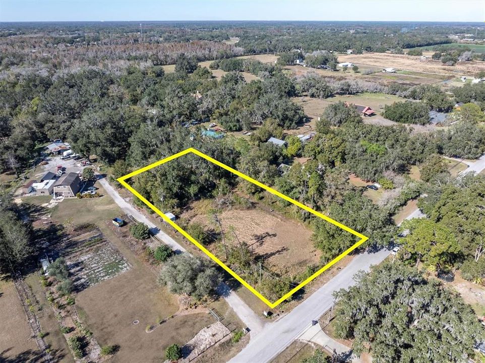 На продажу: $195,000 (1.08 acres)