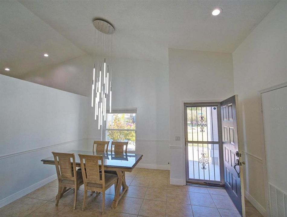 En Venta: $415,000 (3 camas, 2 baños, 1572 Pies cuadrados)