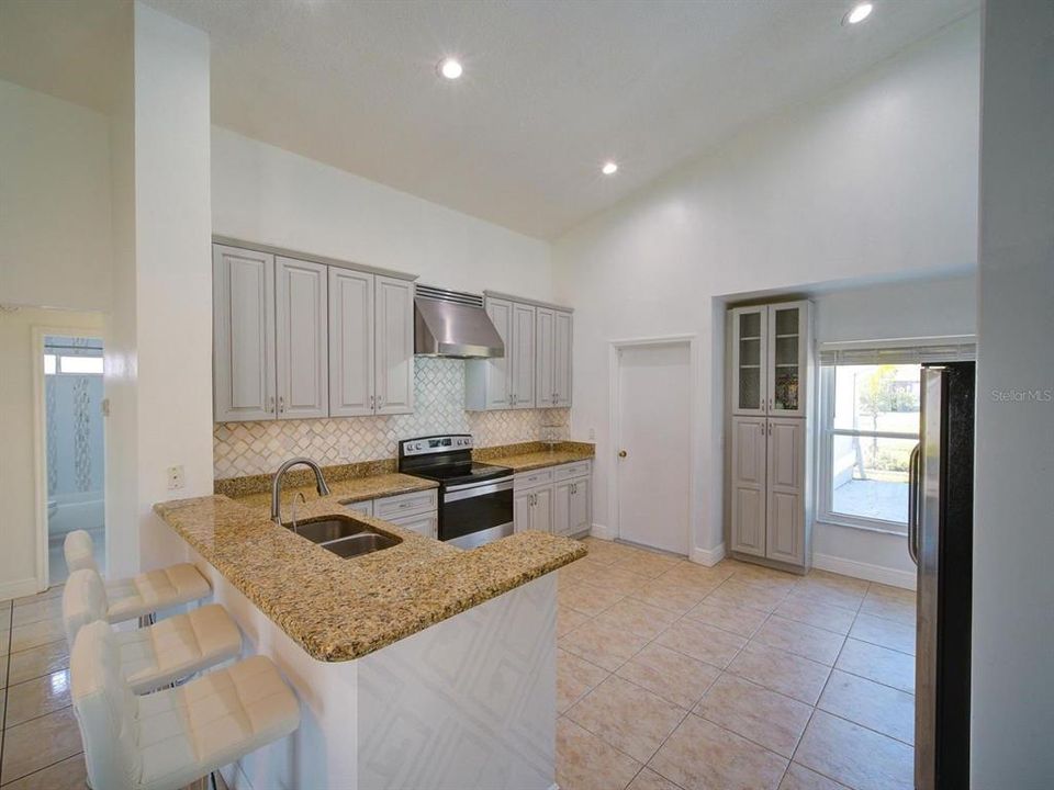 En Venta: $415,000 (3 camas, 2 baños, 1572 Pies cuadrados)