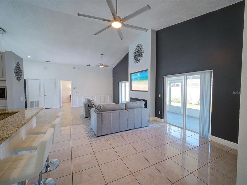 En Venta: $415,000 (3 camas, 2 baños, 1572 Pies cuadrados)