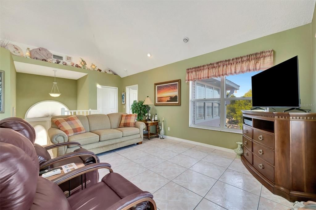 На продажу: $2,750,000 (3 спален, 2 ванн, 1864 Квадратных фут)