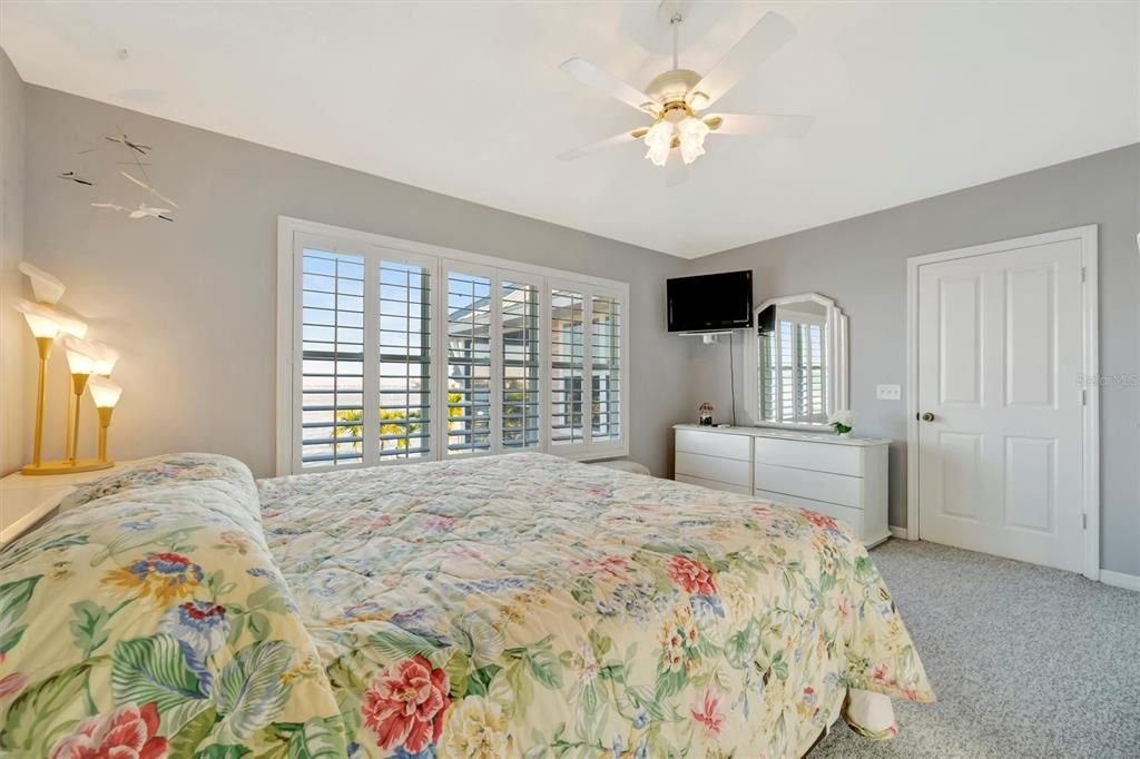 На продажу: $2,750,000 (3 спален, 2 ванн, 1864 Квадратных фут)