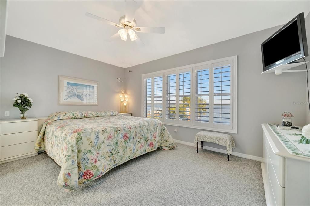 На продажу: $2,750,000 (3 спален, 2 ванн, 1864 Квадратных фут)