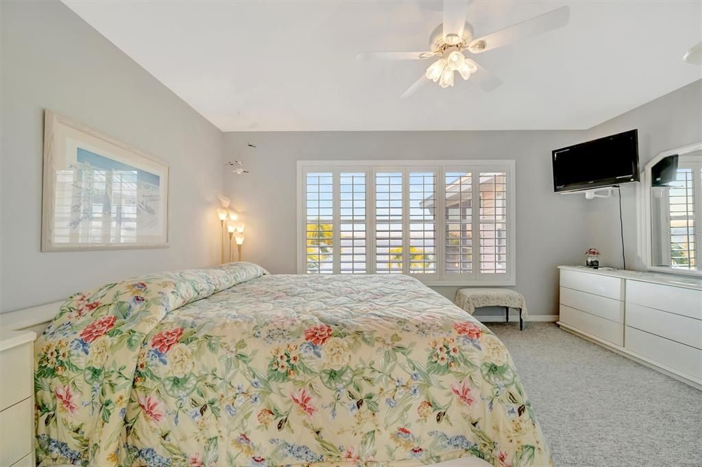 На продажу: $2,750,000 (3 спален, 2 ванн, 1864 Квадратных фут)