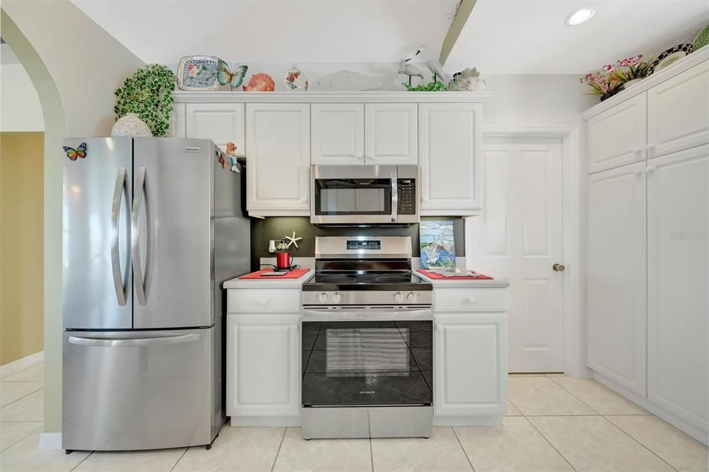 На продажу: $2,750,000 (3 спален, 2 ванн, 1864 Квадратных фут)