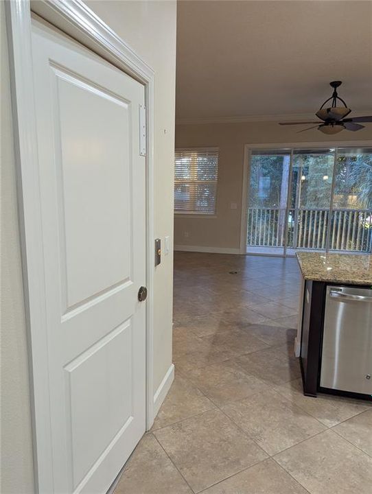 出租: $3,500 (4 贝兹, 3 浴室, 1920 平方英尺)