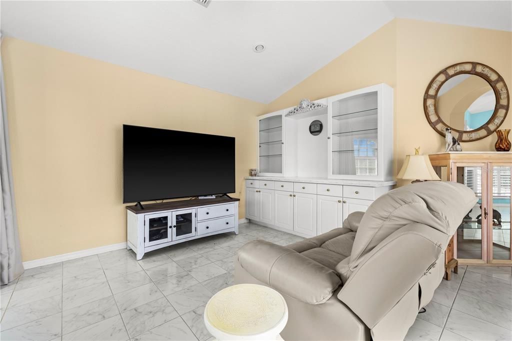 En Venta: $485,000 (3 camas, 2 baños, 2586 Pies cuadrados)