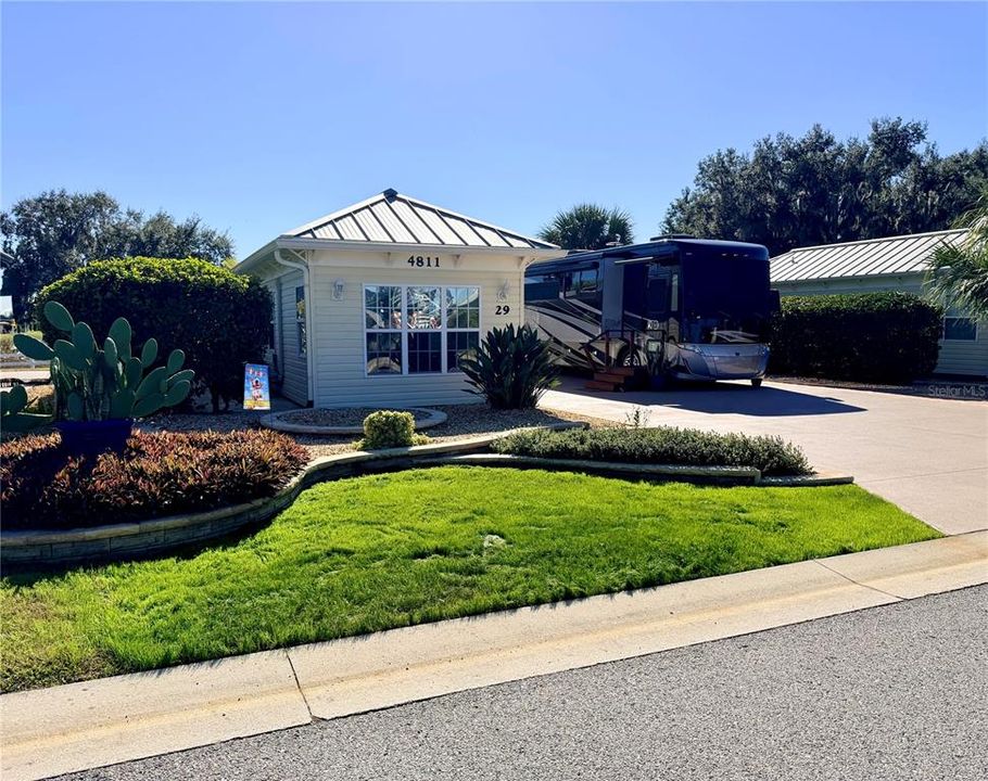 待售: $199,900 (0.12 acres)