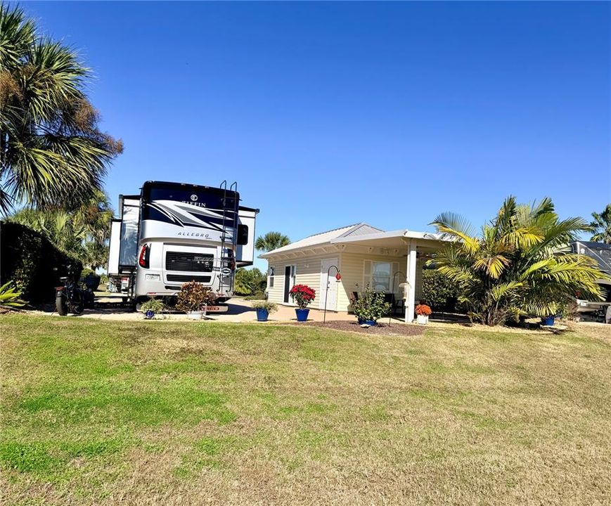 待售: $199,900 (0.12 acres)