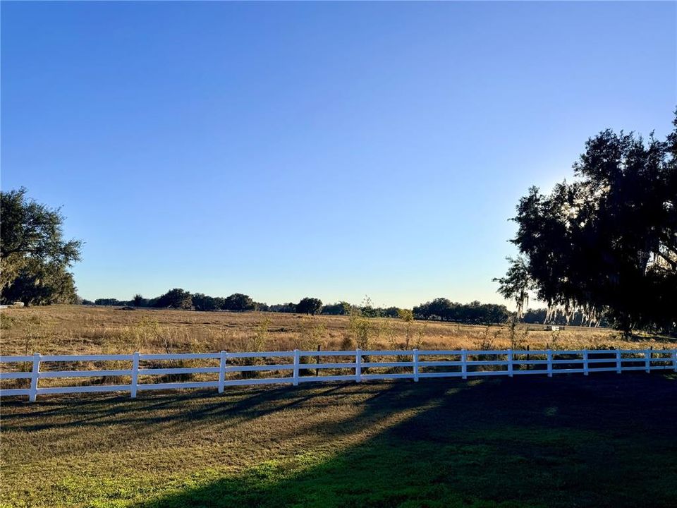 待售: $199,900 (0.12 acres)