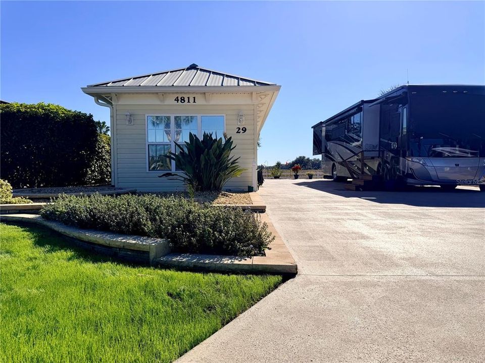 待售: $199,900 (0.12 acres)