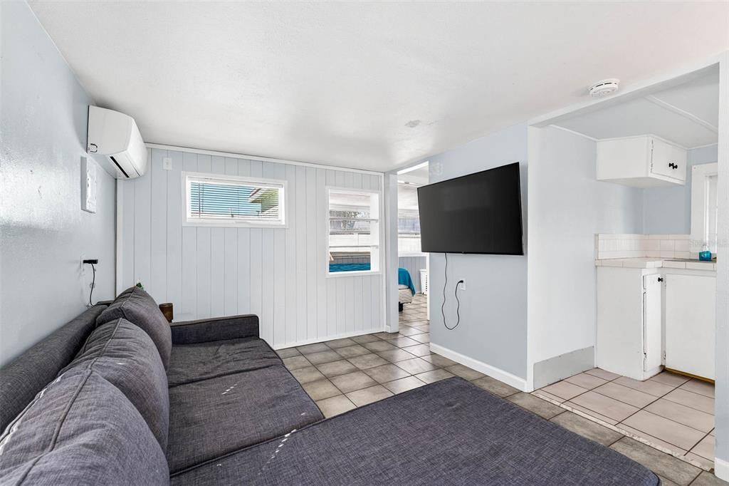 For Sale: $425,000 (3 beds, 2 baths, 858 Square Feet)