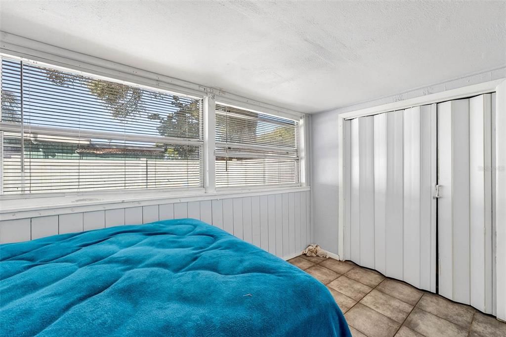 For Sale: $425,000 (3 beds, 2 baths, 858 Square Feet)