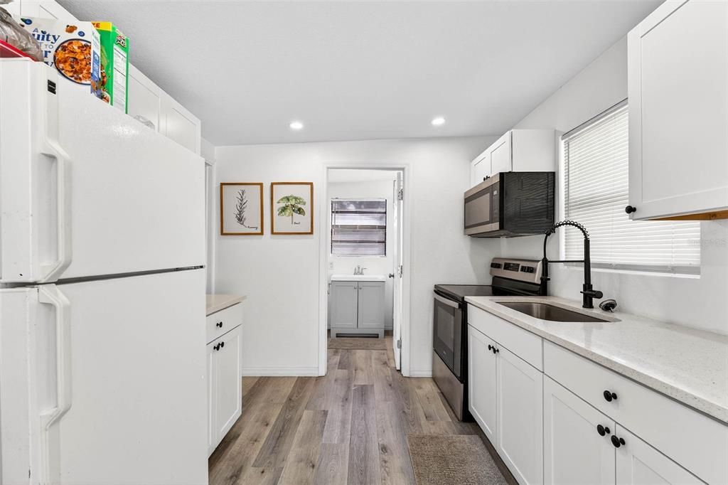 For Sale: $425,000 (3 beds, 2 baths, 858 Square Feet)