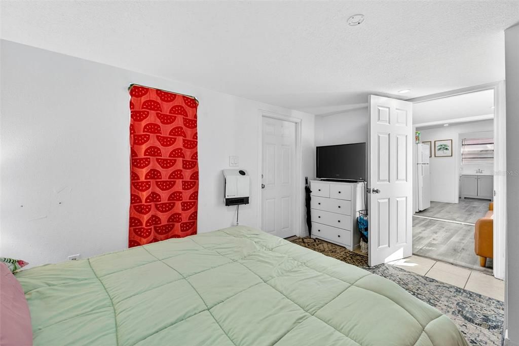 For Sale: $425,000 (3 beds, 2 baths, 858 Square Feet)