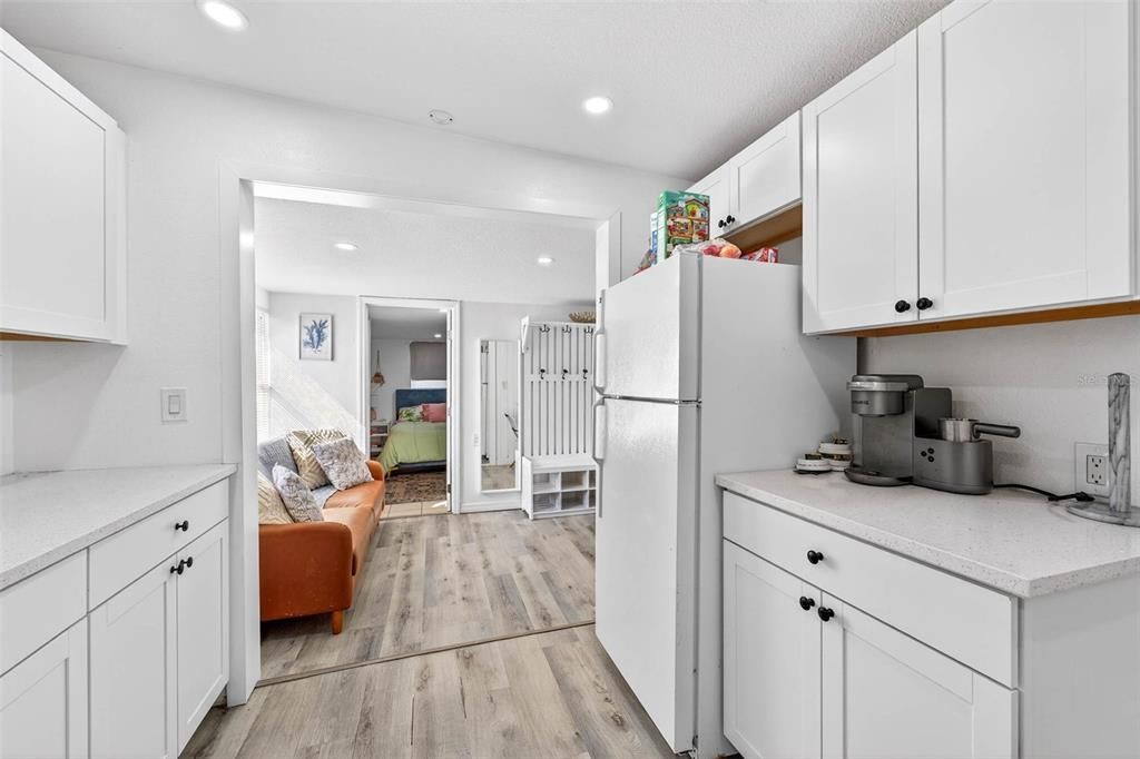 For Sale: $425,000 (3 beds, 2 baths, 858 Square Feet)