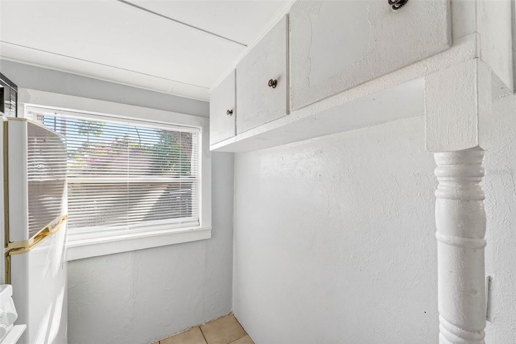 For Sale: $425,000 (3 beds, 2 baths, 858 Square Feet)