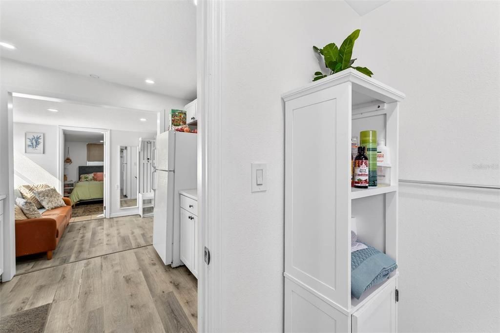 For Sale: $425,000 (3 beds, 2 baths, 858 Square Feet)