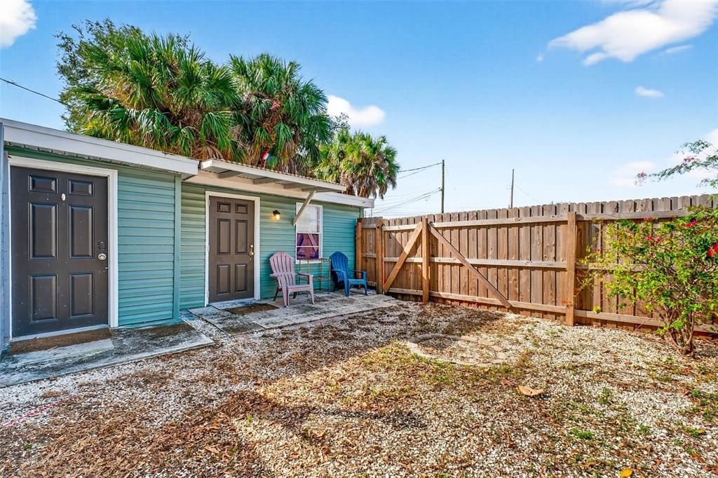 For Sale: $425,000 (3 beds, 2 baths, 858 Square Feet)