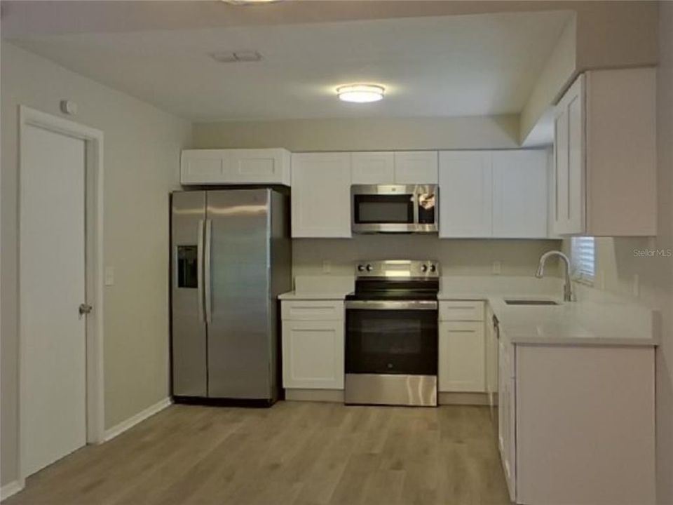 В аренду: $2,299 (2 спален, 2 ванн, 1265 Квадратных фут)